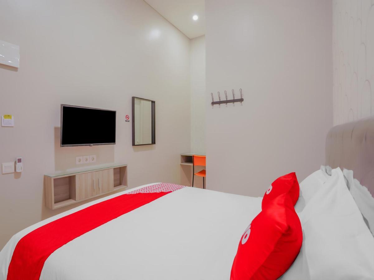 Super Oyo Capital O 90336 Olive Guest House Surabaya Eksteriør bilde