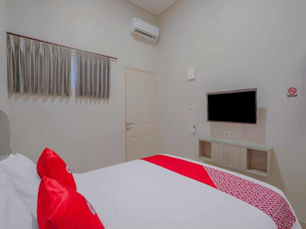 Super Oyo Capital O 90336 Olive Guest House Surabaya Eksteriør bilde