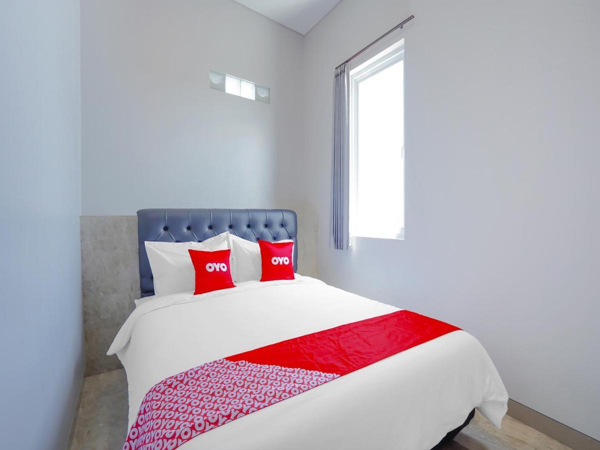 Super Oyo Capital O 90336 Olive Guest House Surabaya Eksteriør bilde